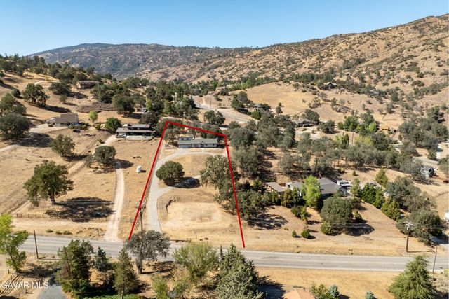 26001 Cumberland Road, Tehachapi, CA 93561