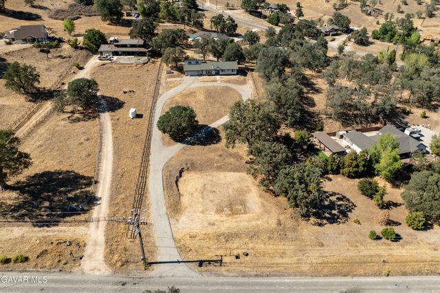 26001 Cumberland Road, Tehachapi, CA 93561