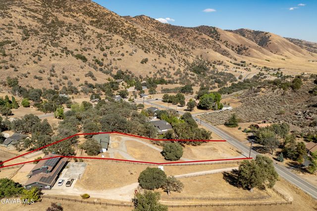 26001 Cumberland Road, Tehachapi, CA 93561