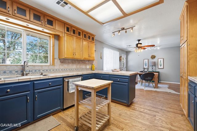 26001 Cumberland Road, Tehachapi, CA 93561