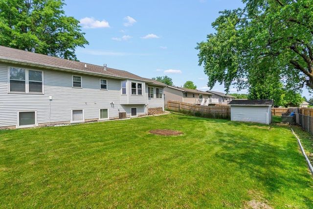 5829 Blue Sage Road, Waterloo, IA 50701