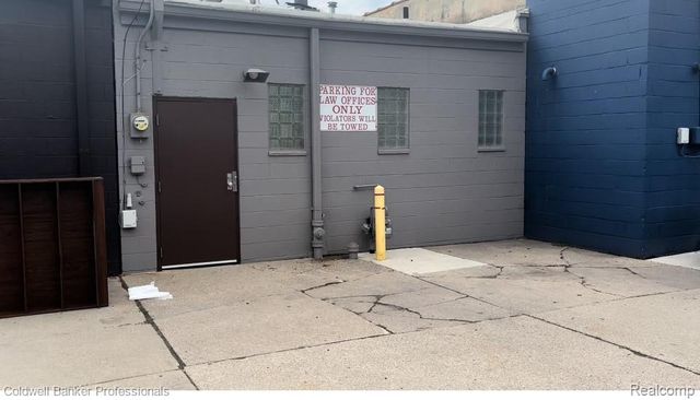 2427 Fort Street, Wyandotte, MI 48192
