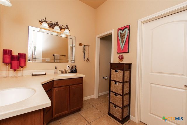 209 Geode Lane, Jarrell, TX 76537
