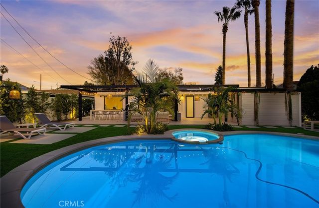 8161 Encino Avenue, Northridge, CA 91325