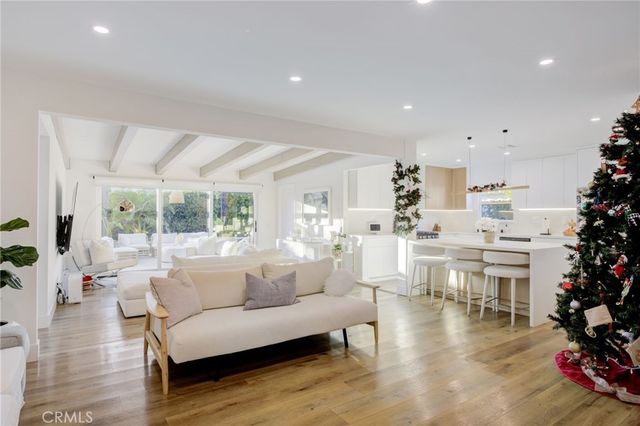 8161 Encino Avenue, Northridge, CA 91325