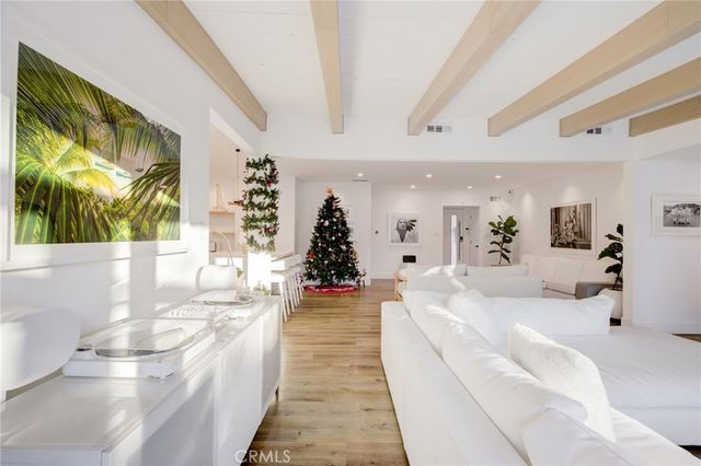 8161 Encino Avenue, Northridge, CA 91325