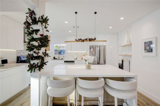 8161 Encino Avenue, Northridge, CA 91325