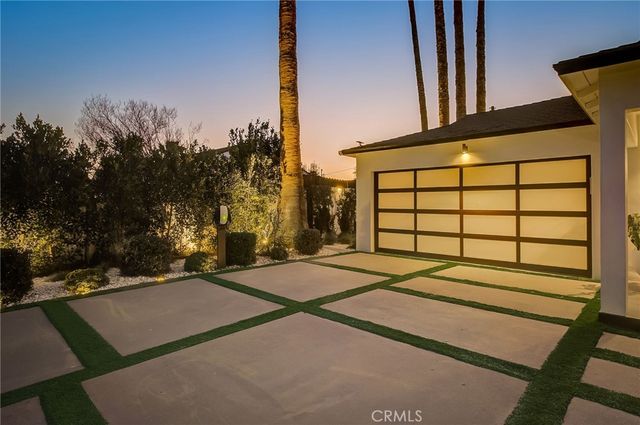 8161 Encino Avenue, Northridge, CA 91325