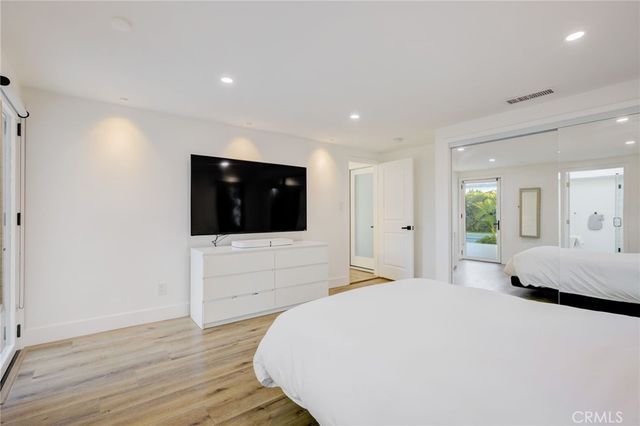 8161 Encino Avenue, Northridge, CA 91325