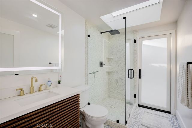 8161 Encino Avenue, Northridge, CA 91325