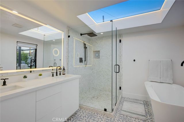 8161 Encino Avenue, Northridge, CA 91325