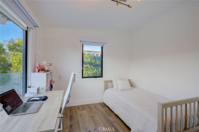 8161 Encino Avenue, Northridge, CA 91325