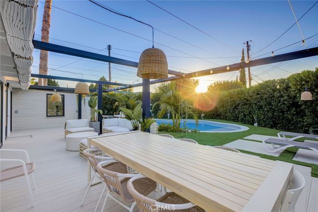 8161 Encino Avenue, Northridge, CA 91325