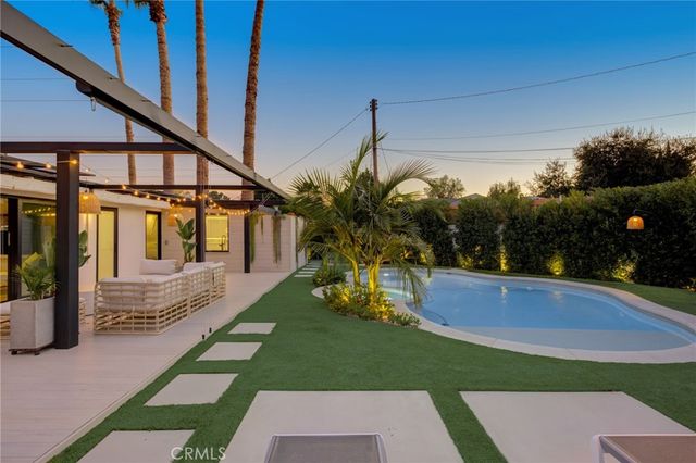 8161 Encino Avenue, Northridge, CA 91325