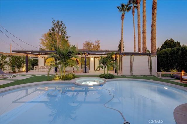 8161 Encino Avenue, Northridge, CA 91325