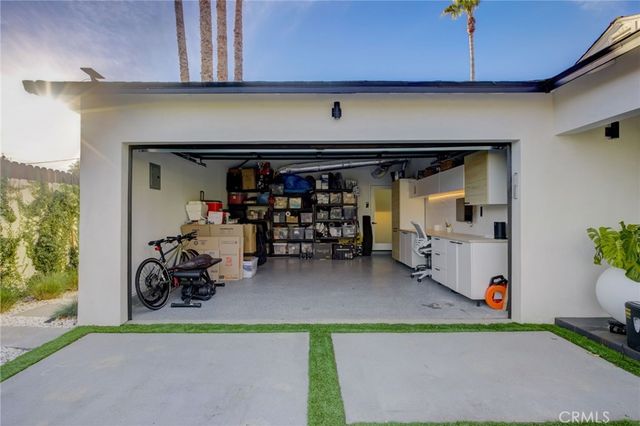 8161 Encino Avenue, Northridge, CA 91325