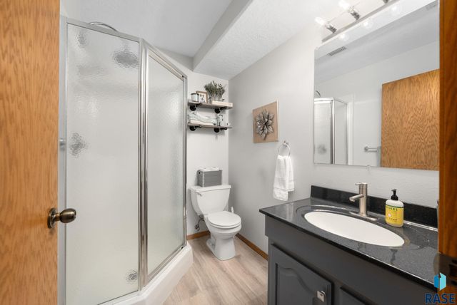 2735 S Avondale Ct Court, Sioux Falls, SD 57110