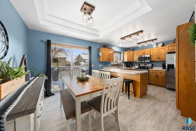 2735 S Avondale Ct Court, Sioux Falls, SD 57110