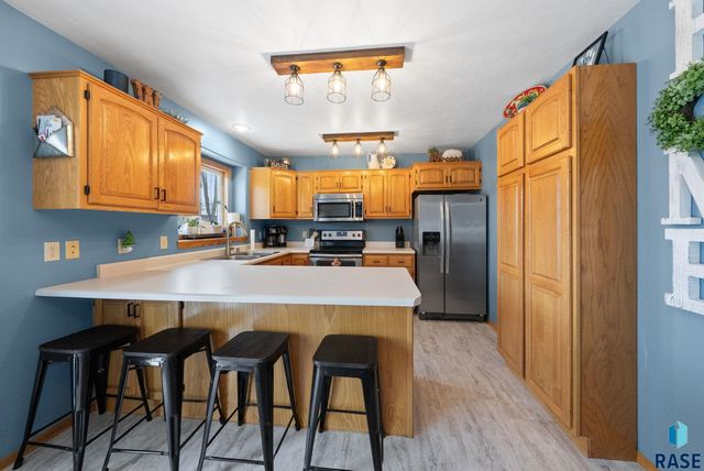 2735 S Avondale Ct Court, Sioux Falls, SD 57110