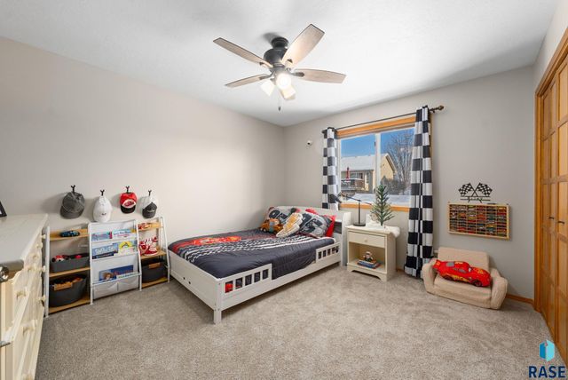 2735 S Avondale Ct Court, Sioux Falls, SD 57110