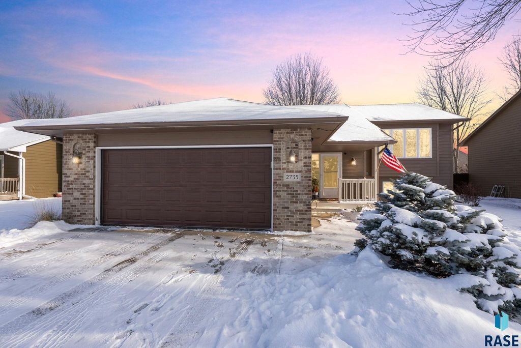 2735 S Avondale Ct Court, Sioux Falls, SD 57110