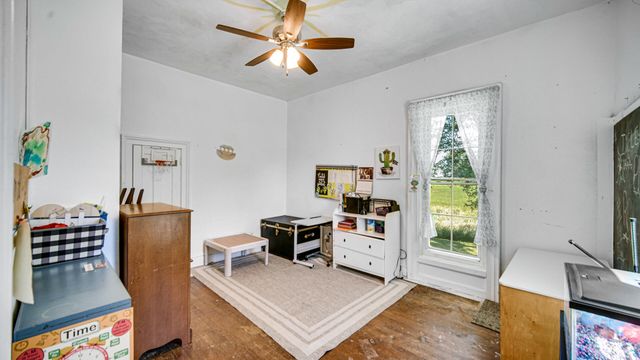 147 E 50 S, Valparaiso, IN 46383