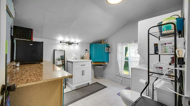 147 E 50 S, Valparaiso, IN 46383