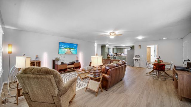 147 E 50 S, Valparaiso, IN 46383