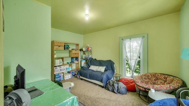 147 E 50 S, Valparaiso, IN 46383