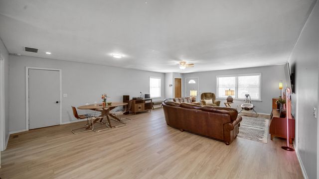 147 E 50 S, Valparaiso, IN 46383