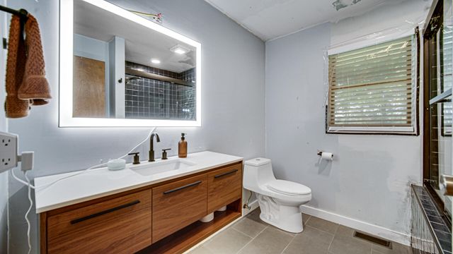 147 E 50 S, Valparaiso, IN 46383