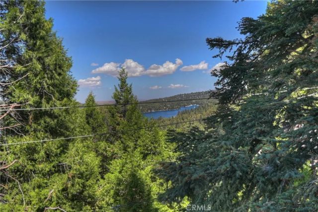 533 sunderland, Lake Arrowhead, CA 92352
