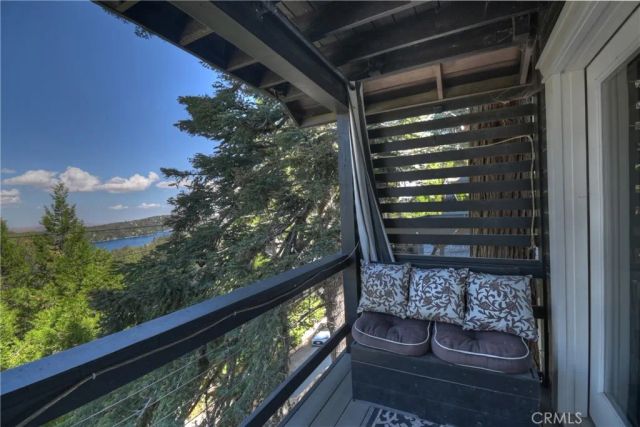 533 sunderland, Lake Arrowhead, CA 92352