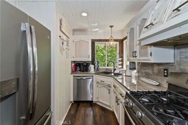 533 sunderland, Lake Arrowhead, CA 92352