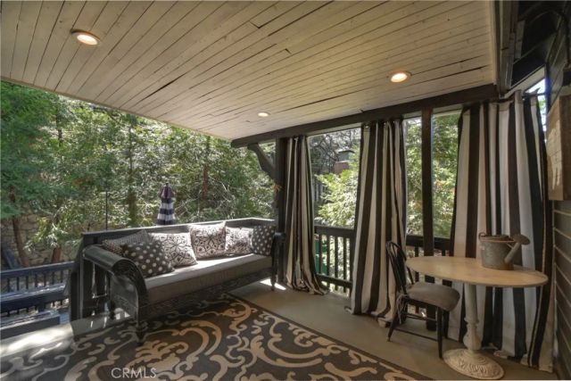 533 sunderland, Lake Arrowhead, CA 92352