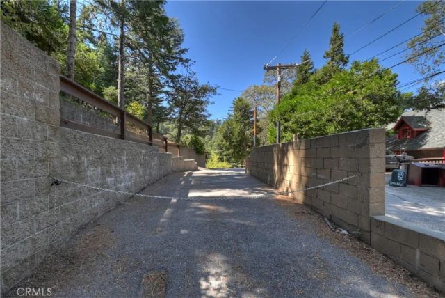 533 sunderland, Lake Arrowhead, CA 92352