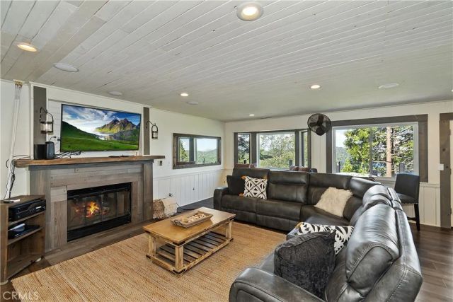 533 sunderland, Lake Arrowhead, CA 92352