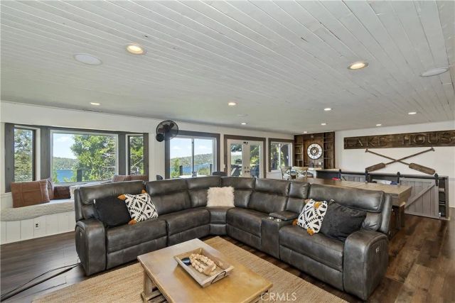 533 sunderland, Lake Arrowhead, CA 92352