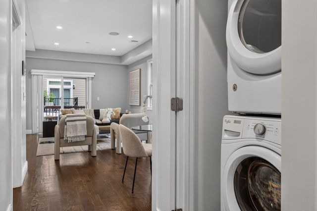 7 Langford Park 2, Boston, MA 02119