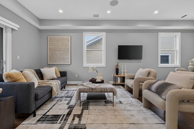 7 Langford Park 2, Boston, MA 02119