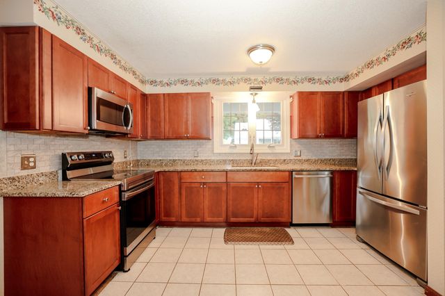 14 Oak Drive, Belmont, NH 03220
