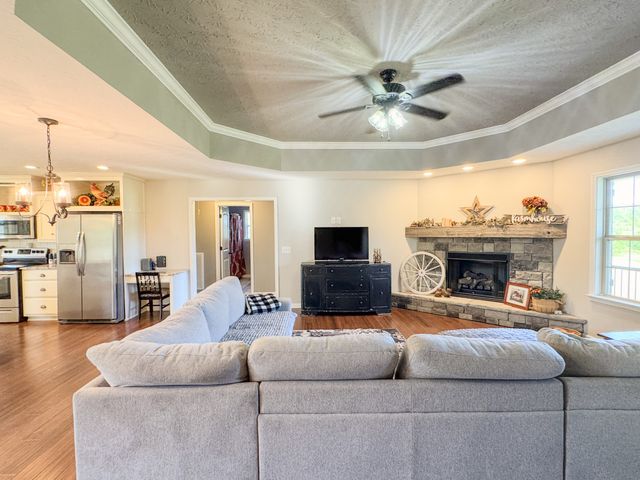 1631A Rock Bridge Rd, Bethpage, TN 37022