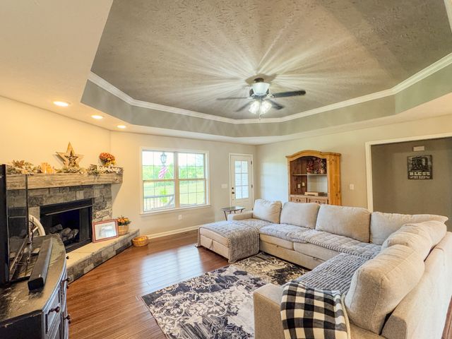 1631A Rock Bridge Rd, Bethpage, TN 37022