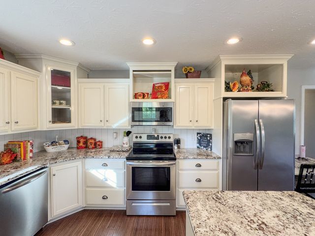 1631A Rock Bridge Rd, Bethpage, TN 37022