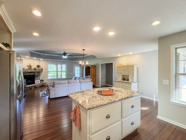 1631A Rock Bridge Rd, Bethpage, TN 37022