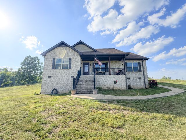1631A Rock Bridge Rd, Bethpage, TN 37022