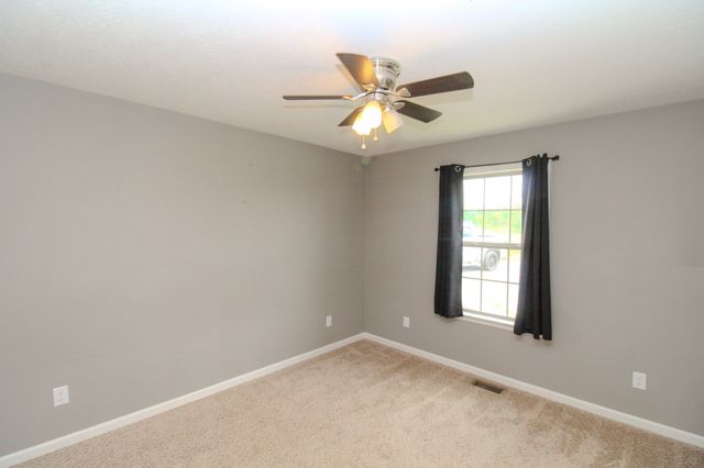 1631A Rock Bridge Rd, Bethpage, TN 37022