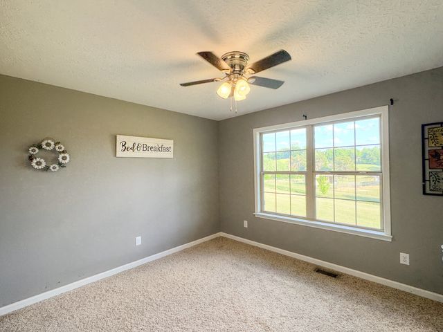 1631A Rock Bridge Rd, Bethpage, TN 37022