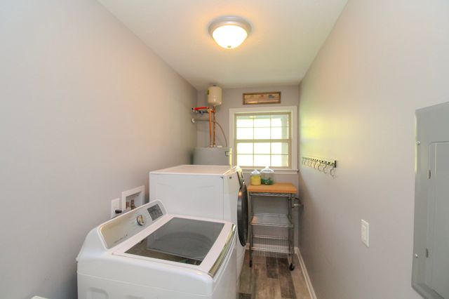 1631A Rock Bridge Rd, Bethpage, TN 37022