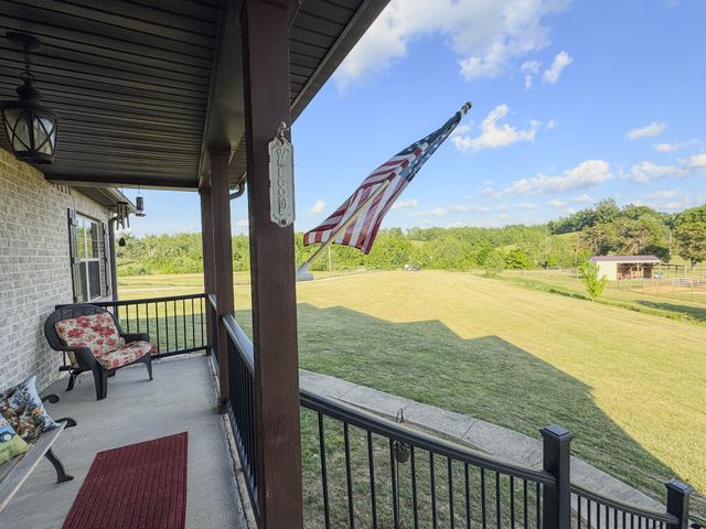 1631A Rock Bridge Rd, Bethpage, TN 37022